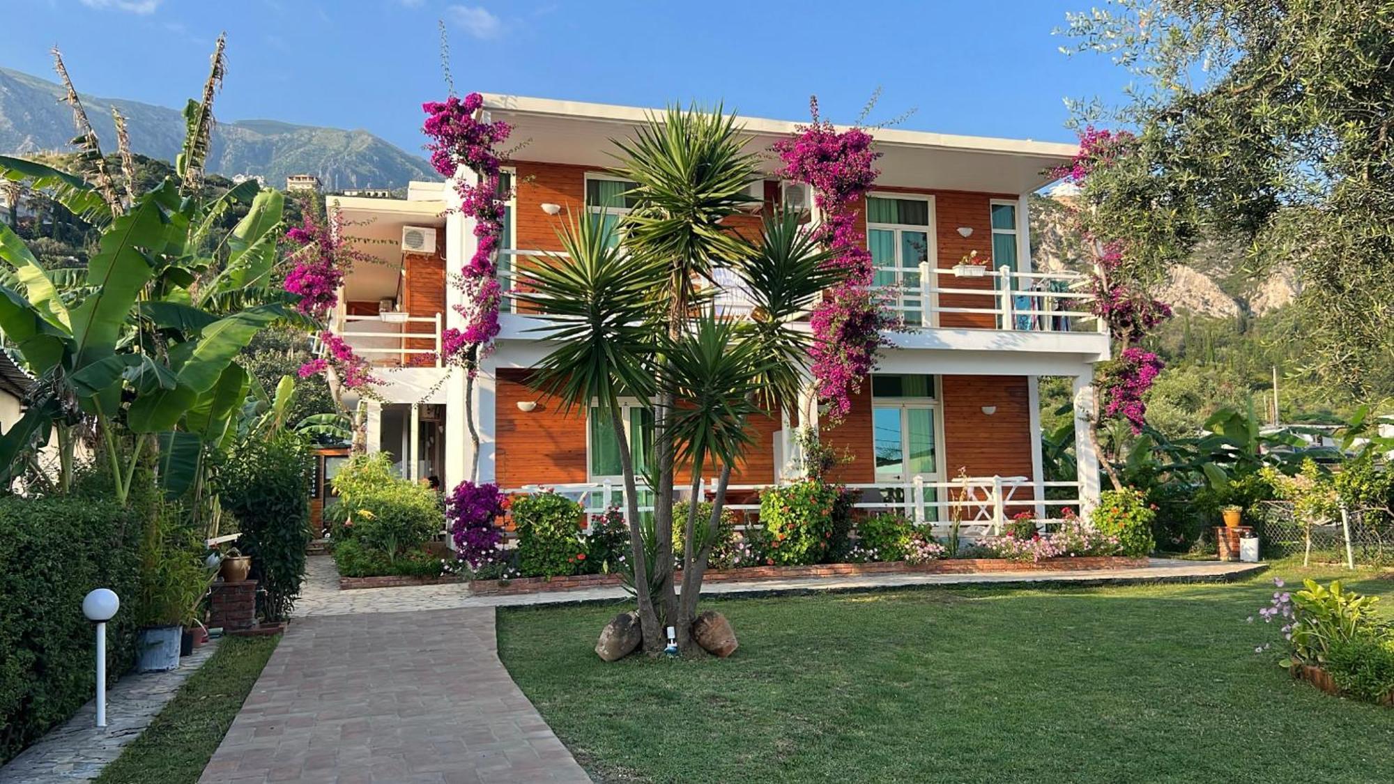 Hotel Jon เดอร์มี ภายนอก รูปภาพ