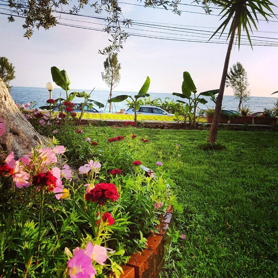 Hotel Jon เดอร์มี ภายนอก รูปภาพ